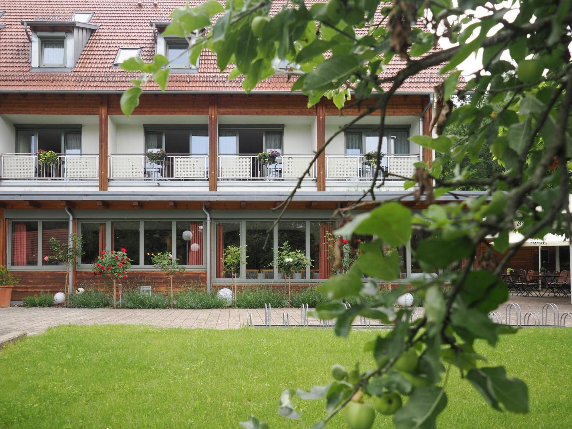 Landhotel Waldheim Pliezhausen Esterno foto